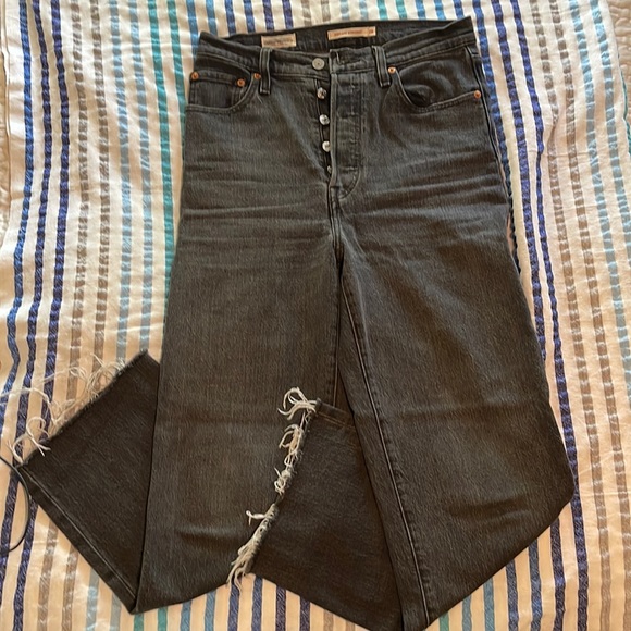Levi’s Ribcage Straight - Picture 1 of 7